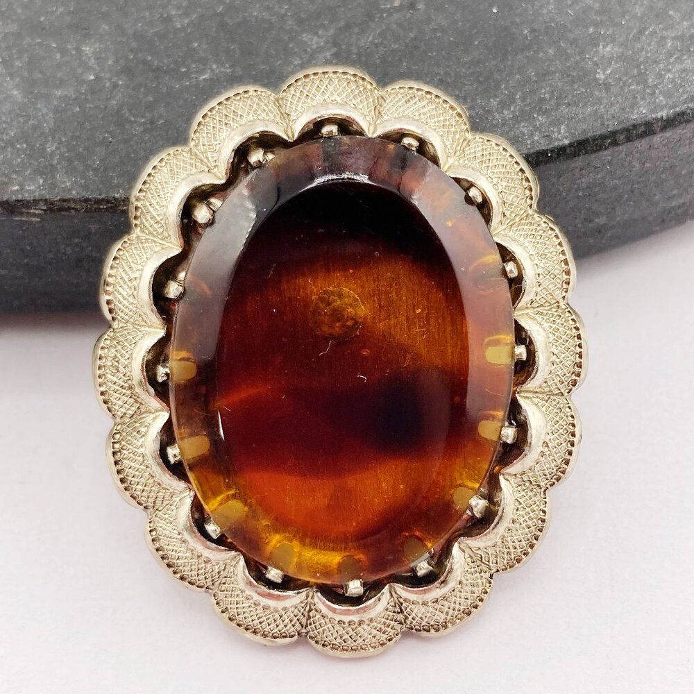 VINTAGE Tortoise shell style brown plastic scalloped silver tone metal brooch